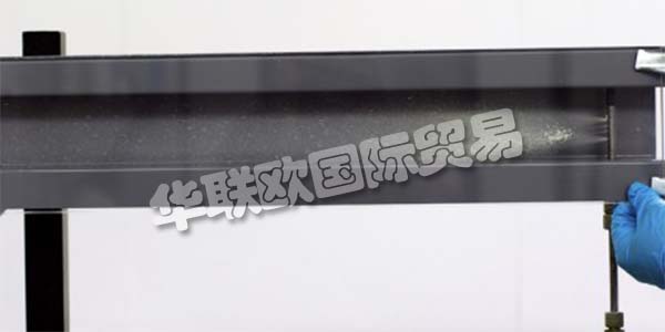德國PFINDER主要產(chǎn)品：PFINDER防護蠟、清洗劑等。PFINDER是一家成功且獨立的公司，已有100多年的歷史。 Pfinder公司成立于1884年，從其作為頂級制造商和“符騰堡皇家法院供應(yīng)商”的角色發(fā)展成為汽車行業(yè)，供應(yīng)商和其他行業(yè)領(lǐng)域的靈活，稱職和創(chuàng)新的合作伙伴。 40多年蠟保護經(jīng)驗的結(jié)果是獲得汽車行業(yè)OEM認證的產(chǎn)品，在空腔保護方面的市場領(lǐng)導(dǎo)地位以及他們在全球70多家汽車工廠中永久使用他們的產(chǎn)品。 Pfinder產(chǎn)品每年用于超過9,000,000個體內(nèi)。